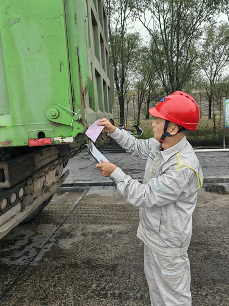 “雙節(jié)”我在崗！淮河物流事業(yè)部業(yè)務(wù)員堅(jiān)守崗位顯擔(dān)當(dāng)